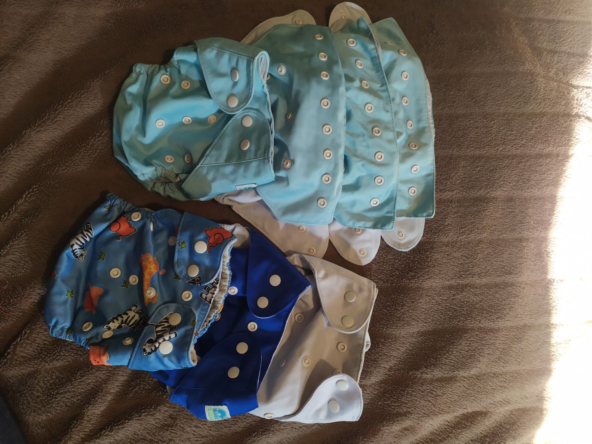 zakladanie pieluchy pampers