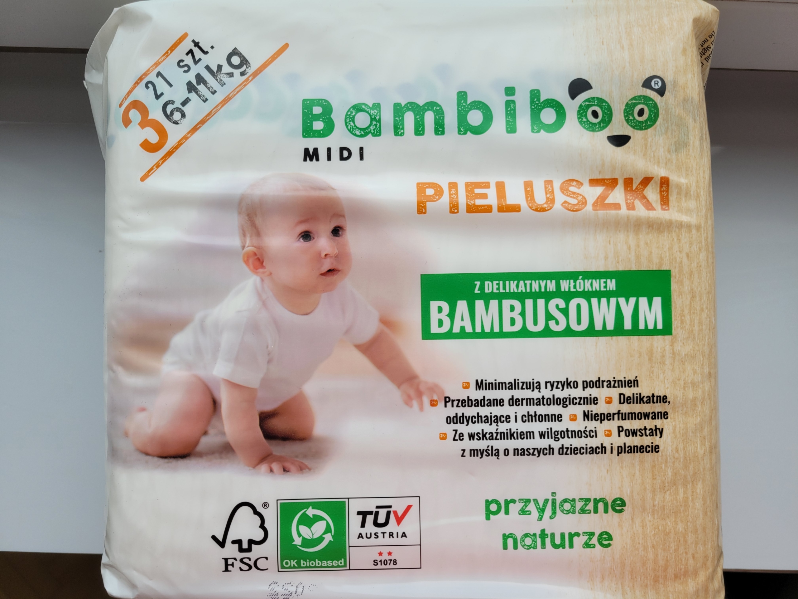 pieluszki muślinowe a bambusowe